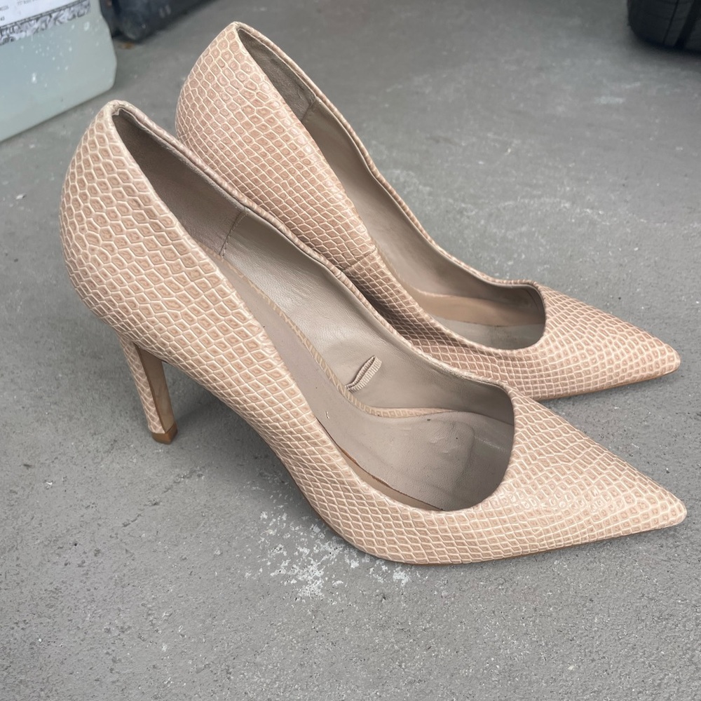 ZARA blush snakeskin pumps - 37